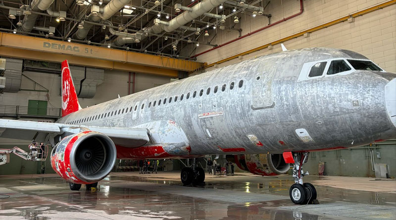 D-ASGK: Entfernung der Air Berlin Livery