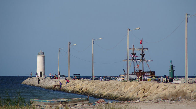 Leuchtturm Sayada - Bild: Habib M'henni — Travail personnel, CC BY-SA 3.0, https://commons.wikimedia.org/w/index.php?curid=26332126