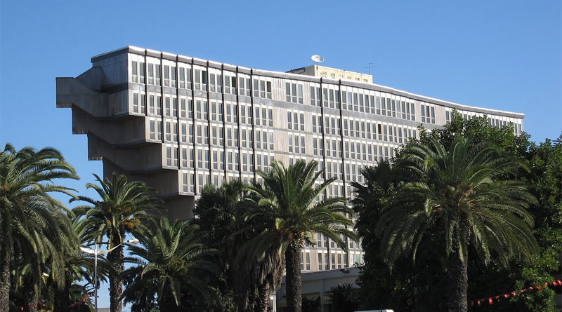 Hotel du Lac im Jahr 2010 - Bild: Stefan Krasowski — Flickr: Algeria Tunisia Libya 025, CC BY 2.0, https://commons.wikimedia.org/w/index.php?curid=25986831